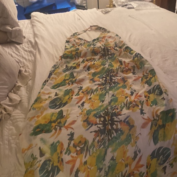 Halter dress with shorts inside - Picture 11 of 12